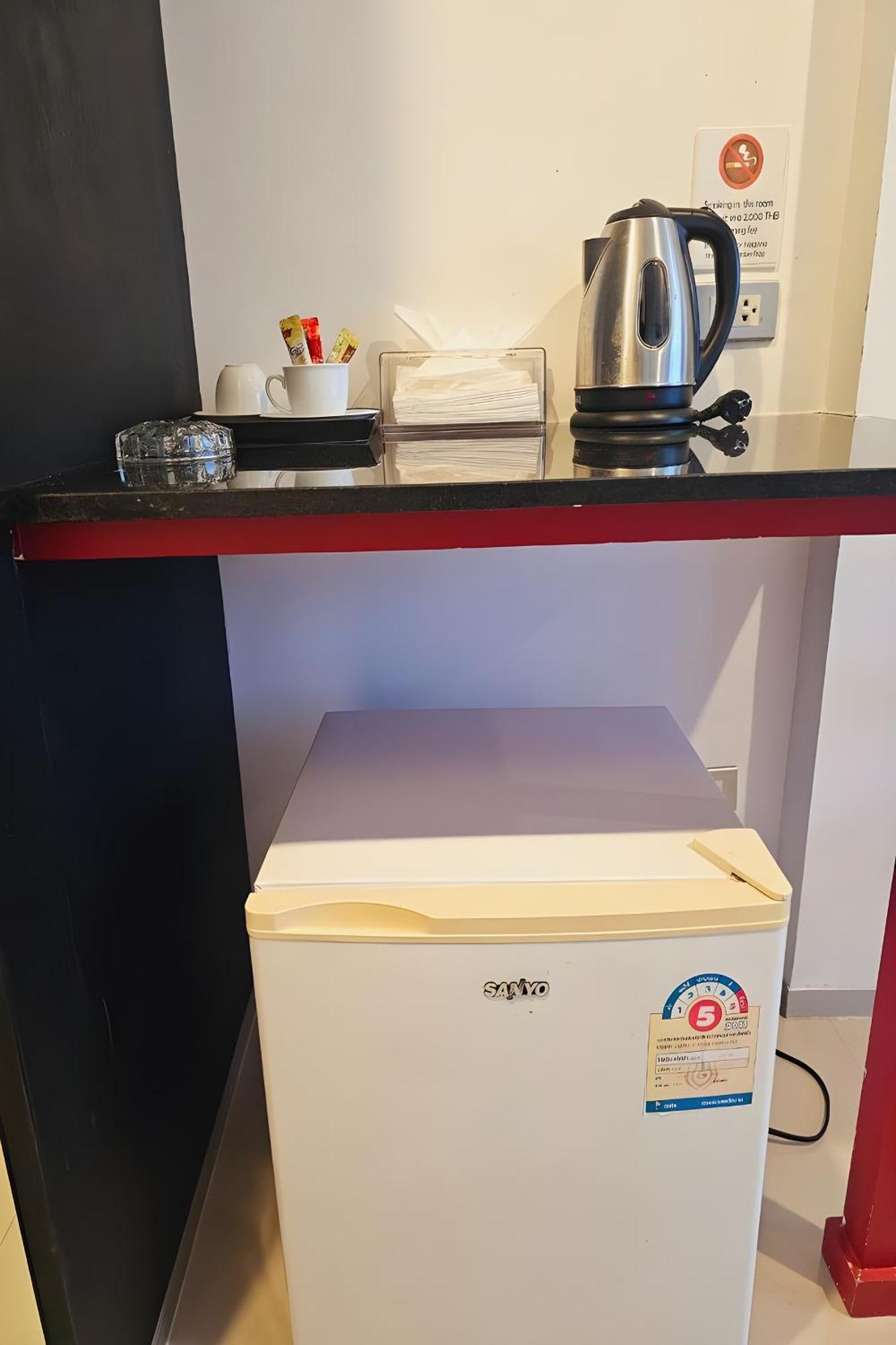 One World One Home Naiharn Hotel Rawai Eksteriør bilde